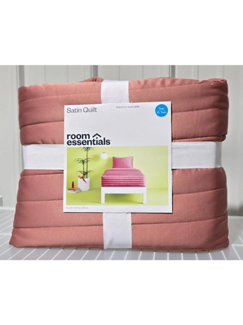 Room Essentials Twin or Twin XL Rose Pink Soft Fill Bed Quilt 66